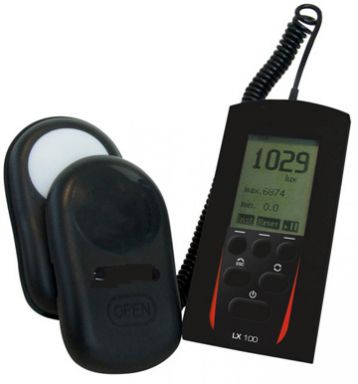 LX-100 Hand Held Lux Meter Measure Illuminance in Foot Candles or LUX
