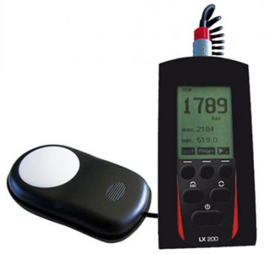 LX-200 Hand Held Lux Meter Measure Illuminance in Foot Candles or LUX with Datalogging